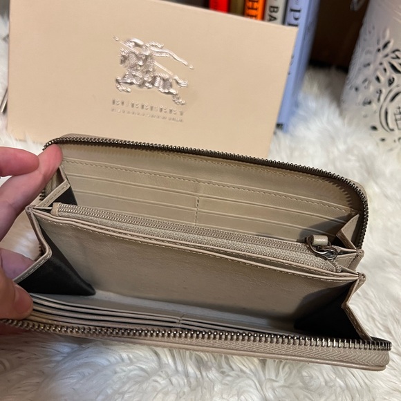 ***SOLD**Burberry Brown Coated Canvas And Leather Smoked Check Zip Around Wallet - Picture 3 of 10